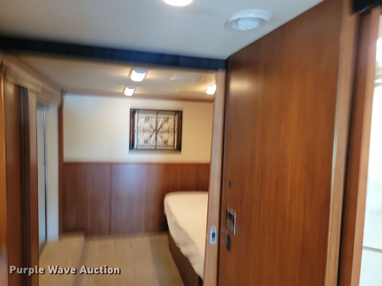 image for item NB9888 2010 Fleetwood Terra RV