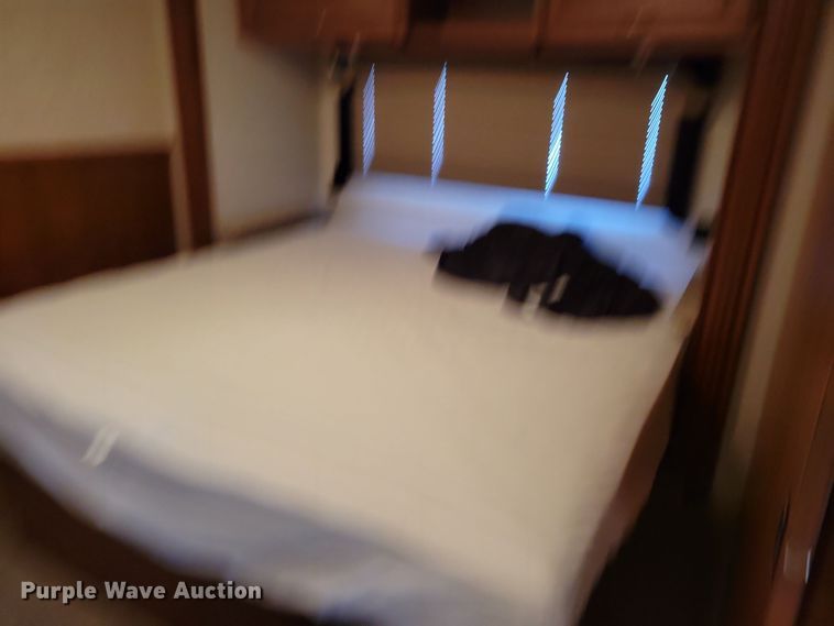 image for item NB9888 2010 Fleetwood Terra RV