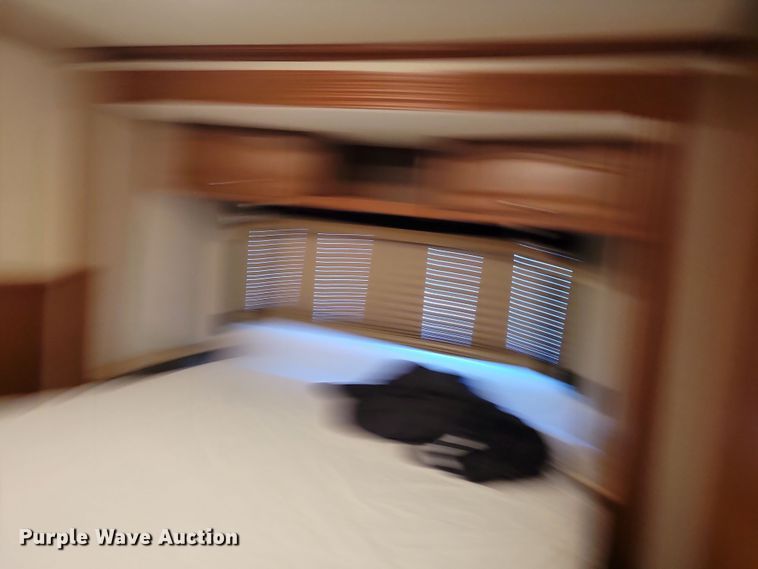 image for item NB9888 2010 Fleetwood Terra RV