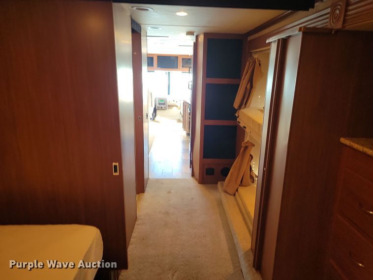 image for item NB9888 2010 Fleetwood Terra RV