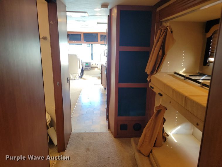 image for item NB9888 2010 Fleetwood Terra RV