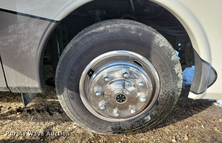 image for item NB9888 2010 Fleetwood Terra RV