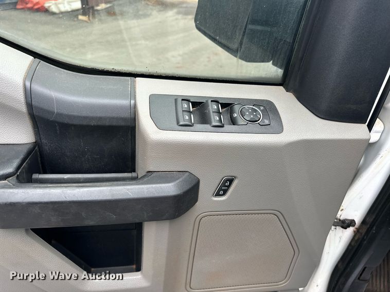 image for item NG9300 2019 Ford F150 SuperCrew pickup truck