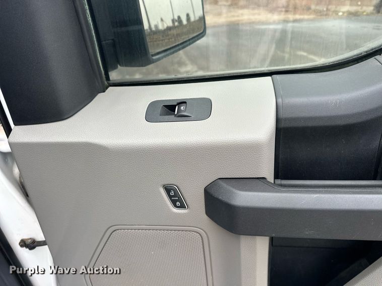 image for item NG9300 2019 Ford F150 SuperCrew pickup truck