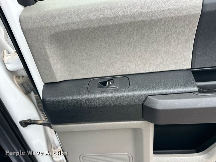 image for item NG9300 2019 Ford F150 SuperCrew pickup truck