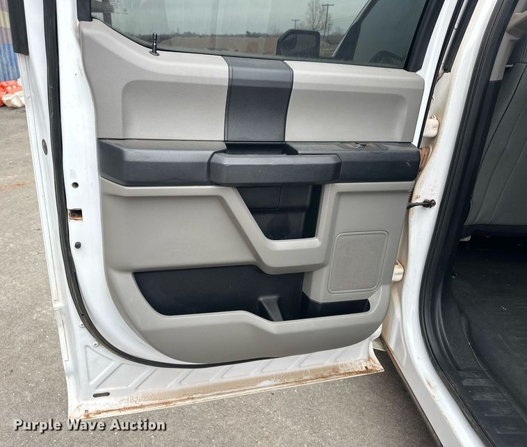 image for item NG9918 2017 Ford  F150 SuperCrew pickup truck