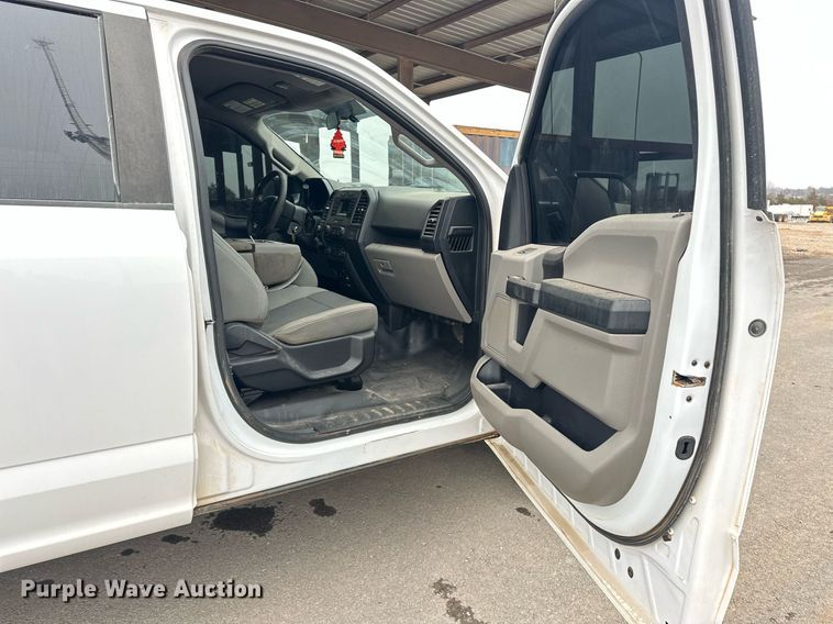 image for item NG9918 2017 Ford  F150 SuperCrew pickup truck