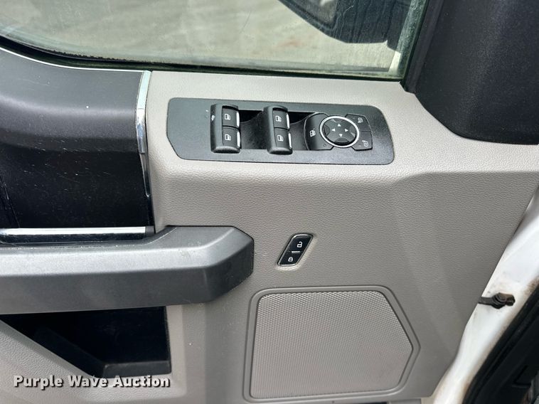 image for item NG9920 2016 Ford F150 SuperCrew pickup truck