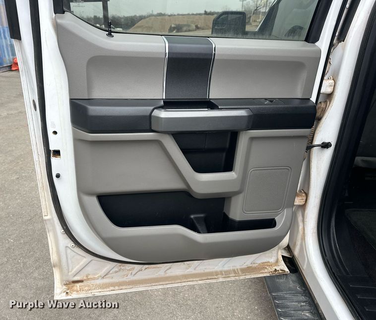 image for item NG9920 2016 Ford F150 SuperCrew pickup truck