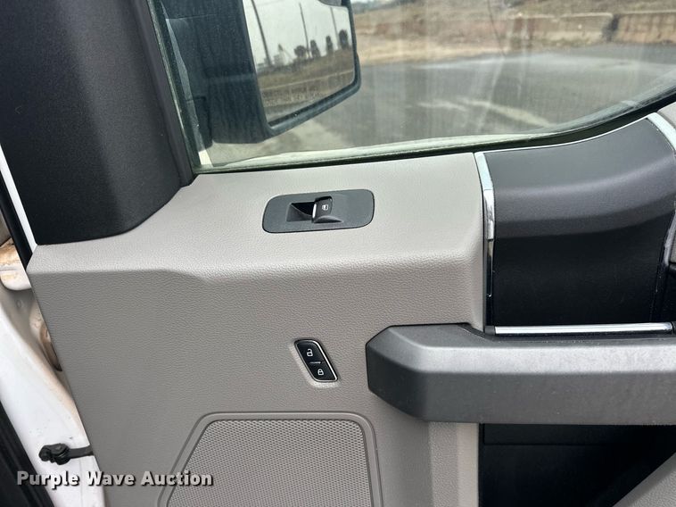 image for item NG9920 2016 Ford F150 SuperCrew pickup truck