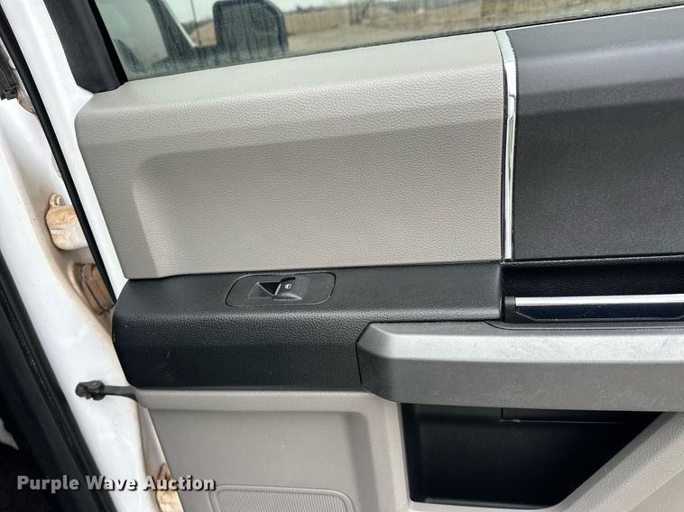 image for item NG9920 2016 Ford F150 SuperCrew pickup truck