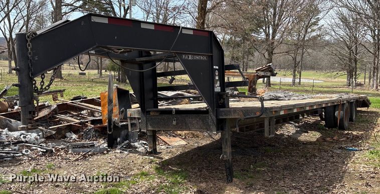 image for item OB9521 2018 Elite Cottage Builders Dovetail-36 equipment trailer