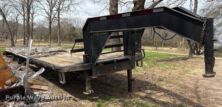 image for item OB9521 2018 Elite Cottage Builders Dovetail-36 equipment trailer