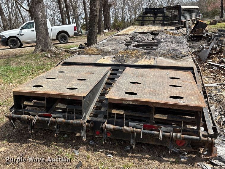 image for item OB9521 2018 Elite Cottage Builders Dovetail-36 equipment trailer