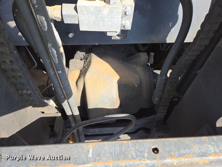 image for item YA0382 2006 Hyster S40XM forklift