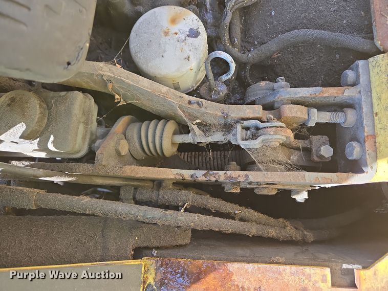 image for item YA0382 2006 Hyster S40XM forklift