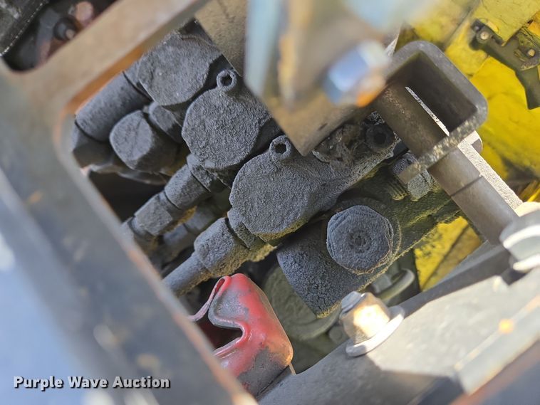 image for item YA0382 2006 Hyster S40XM forklift