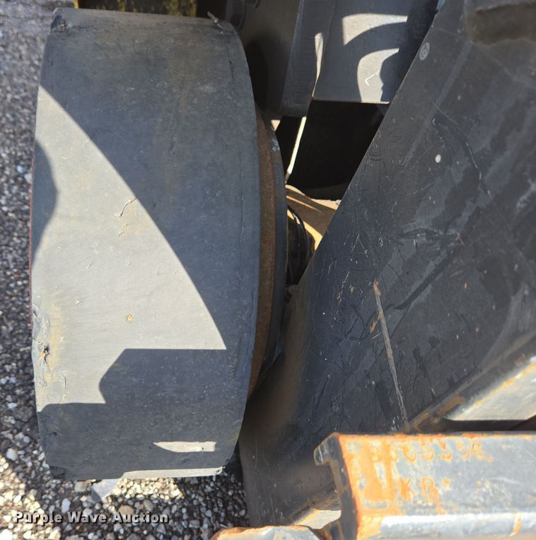 image for item YA0382 2006 Hyster S40XM forklift