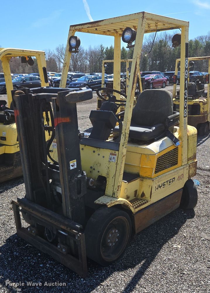 image for item YA0383 2006 Hyster S40XM forklift