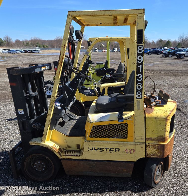 image for item YA0383 2006 Hyster S40XM forklift