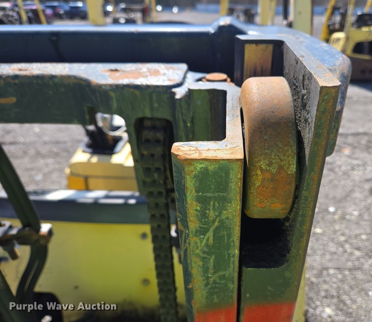 image for item YA0383 2006 Hyster S40XM forklift