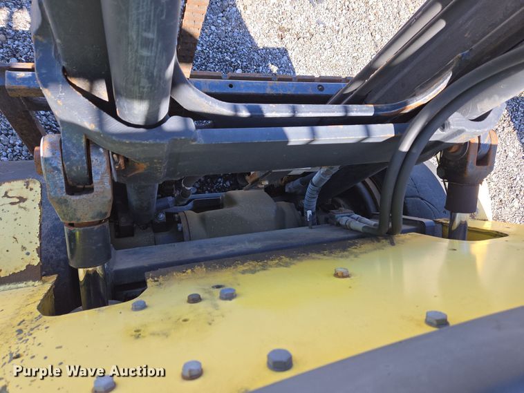 image for item YA0383 2006 Hyster S40XM forklift