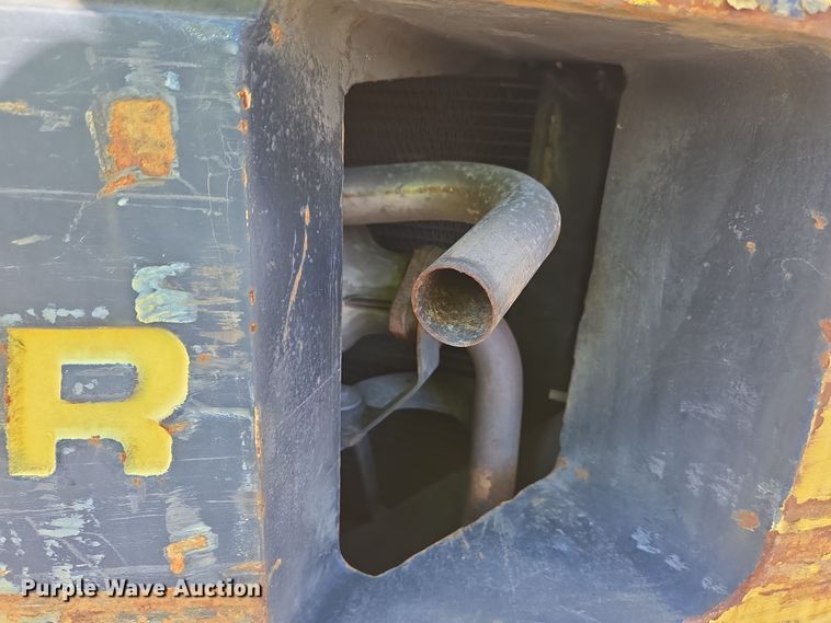 image for item YA0383 2006 Hyster S40XM forklift