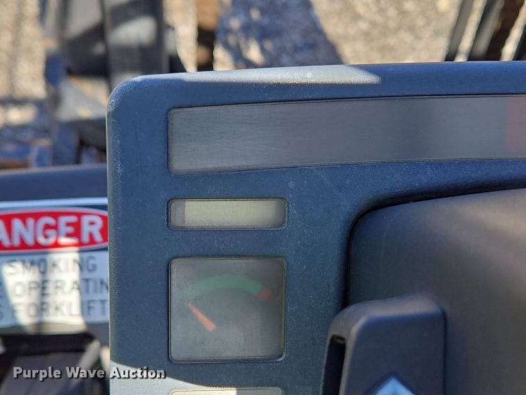 image for item YA0383 2006 Hyster S40XM forklift