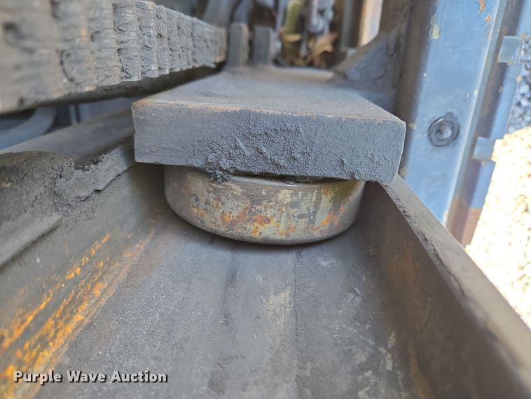 image for item YA0385 2008 Hyster S40FT forklift