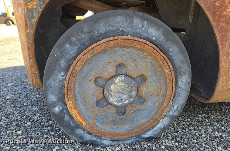 image for item YA0385 2008 Hyster S40FT forklift