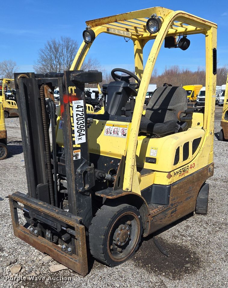 image for item YA0386 Hyster S40FT forklift