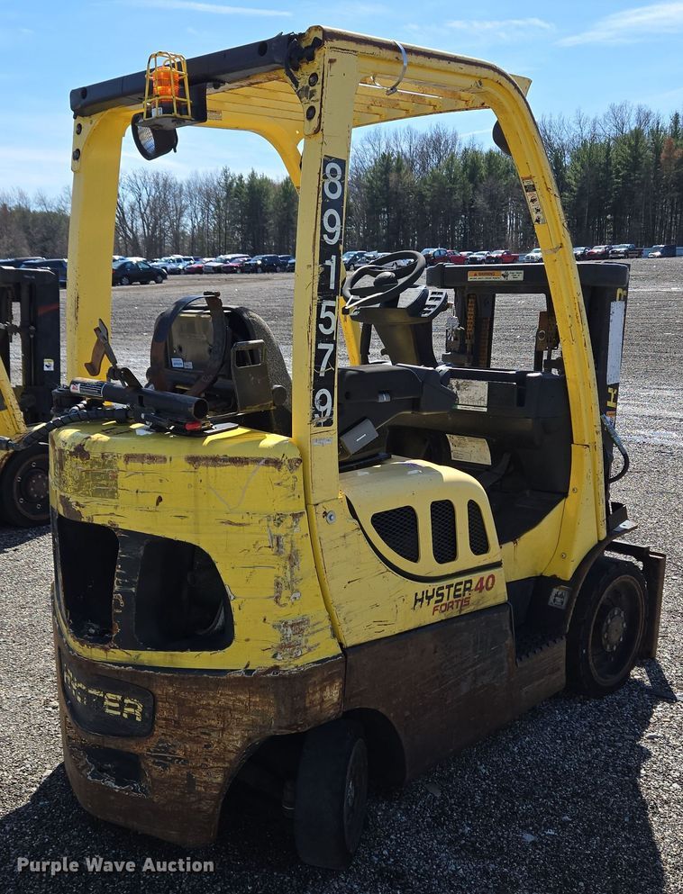 image for item YA0386 Hyster S40FT forklift