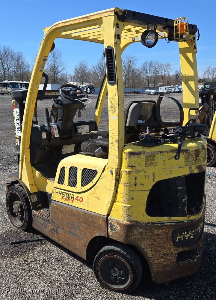 image for item YA0386 Hyster S40FT forklift