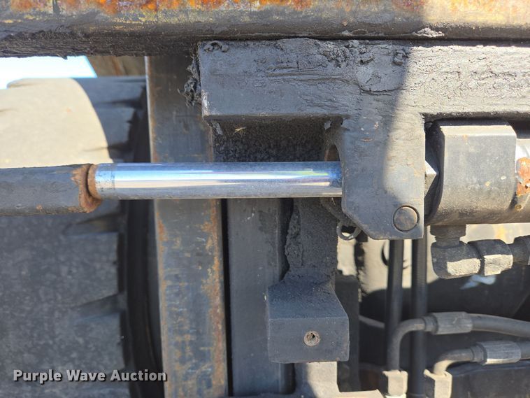 image for item YA0386 Hyster S40FT forklift