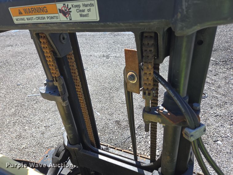 image for item YA0386 Hyster S40FT forklift