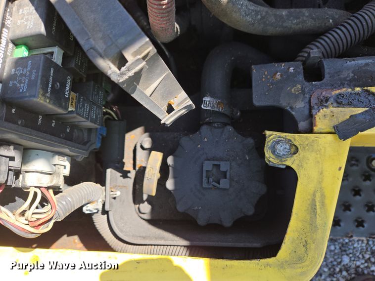 image for item YA0386 Hyster S40FT forklift