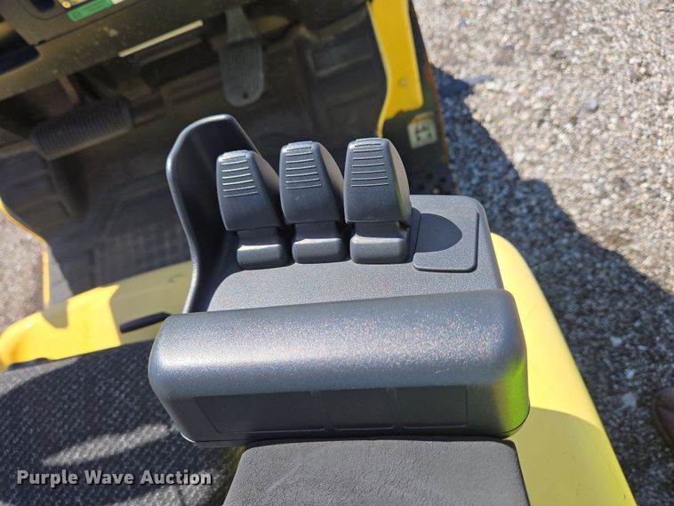 image for item YA0386 Hyster S40FT forklift