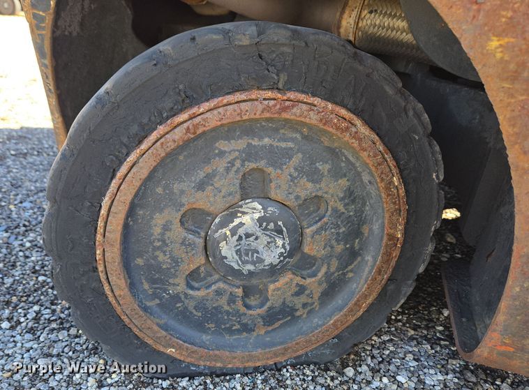 image for item YA0386 Hyster S40FT forklift