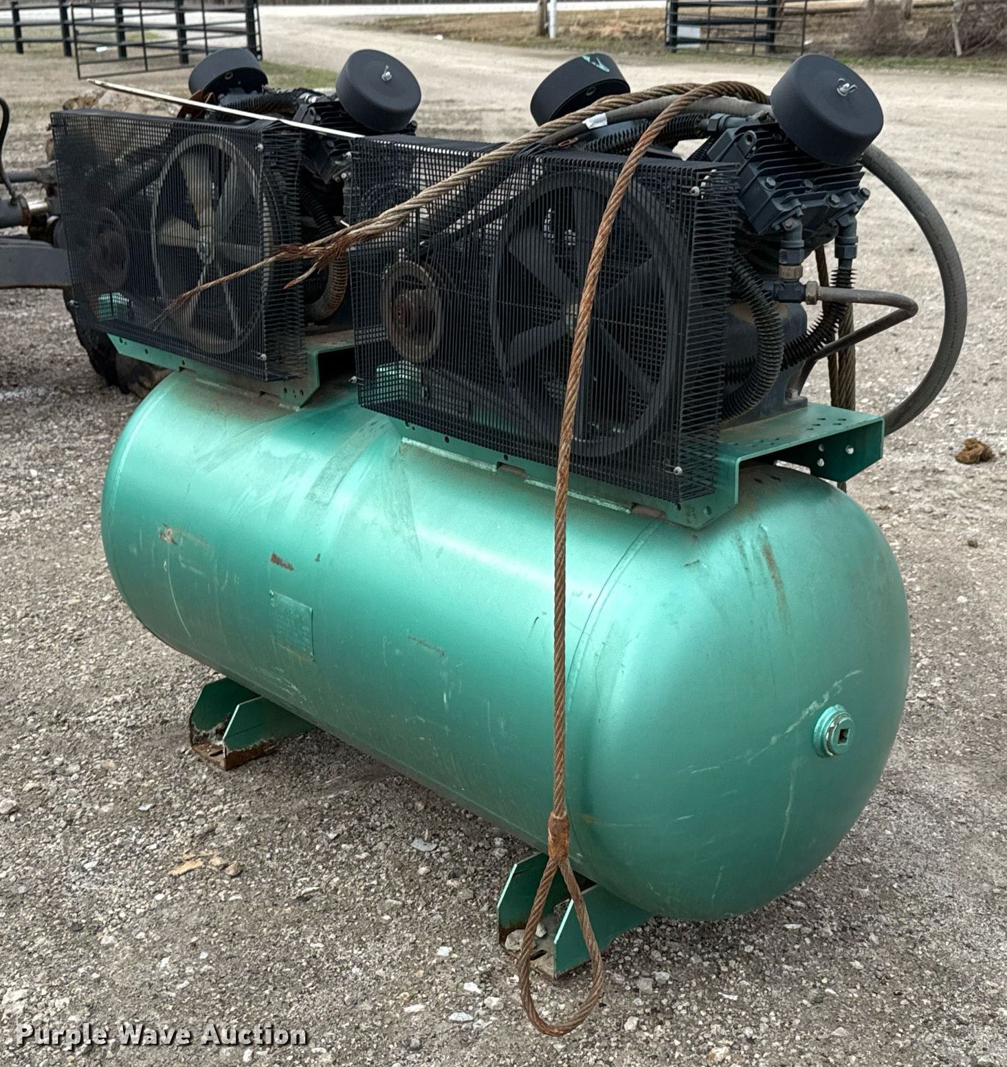 小川  AIRE 1998 Speedaire 5ZG39A air compressor in Claremore, OK | Item