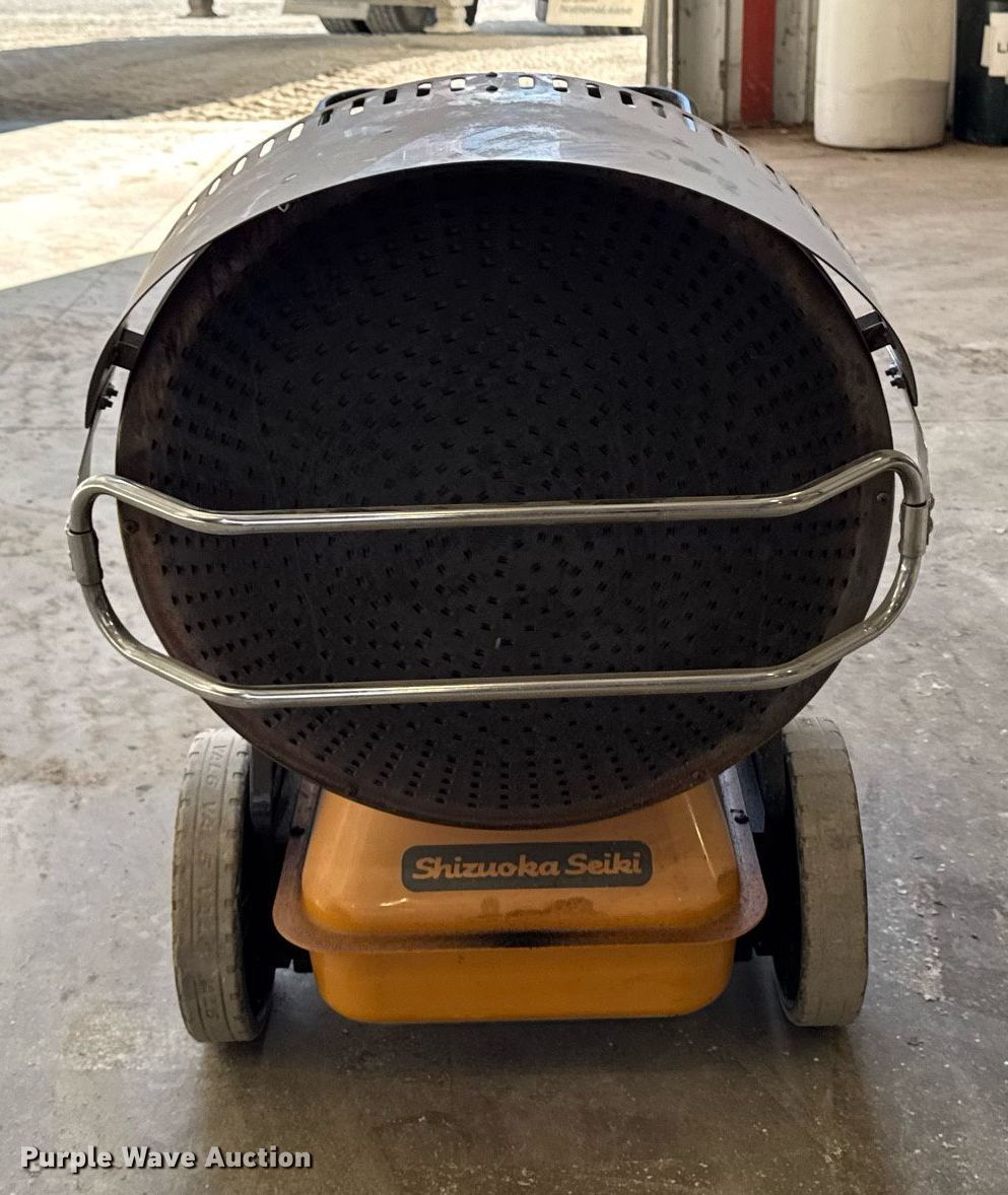 Shizuoka Seiki Co. Val6 infrared oil heater in Winterset, IA