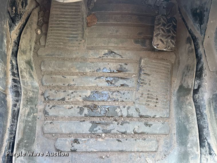 image for item DE2129 2015 Caterpillar 289D tracked skid steer loader