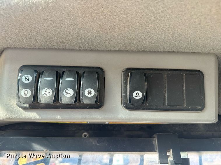 image for item DE2129 2015 Caterpillar 289D tracked skid steer loader