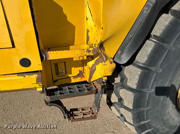 image for item DE2130 2007 Komatsu HM400-2 articulated haul truck