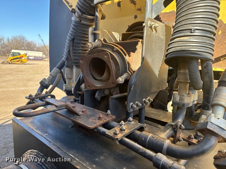 image for item DE2130 2007 Komatsu HM400-2 articulated haul truck