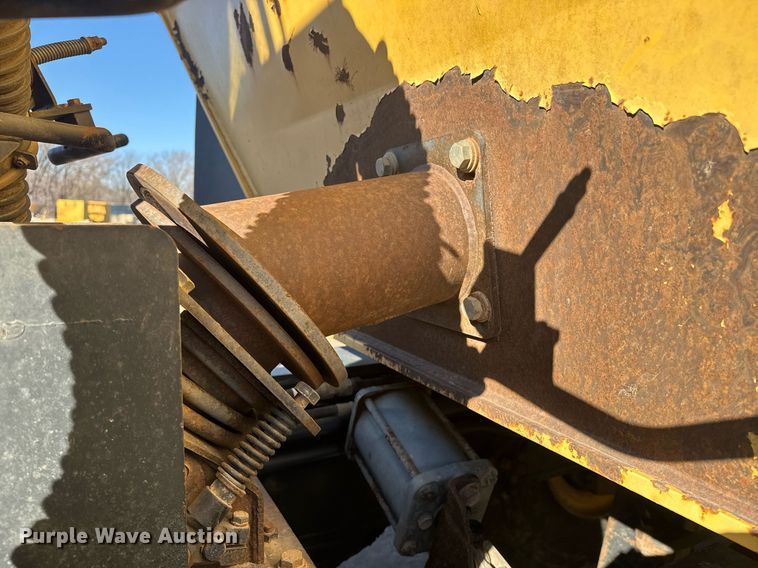 image for item DE2130 2007 Komatsu HM400-2 articulated haul truck