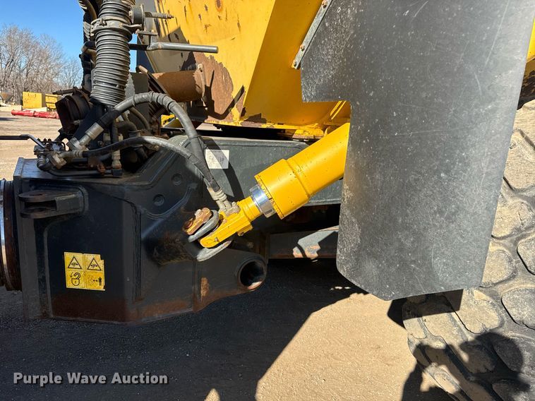 image for item DE2130 2007 Komatsu HM400-2 articulated haul truck