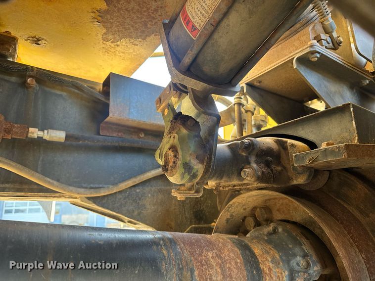 image for item DE2130 2007 Komatsu HM400-2 articulated haul truck