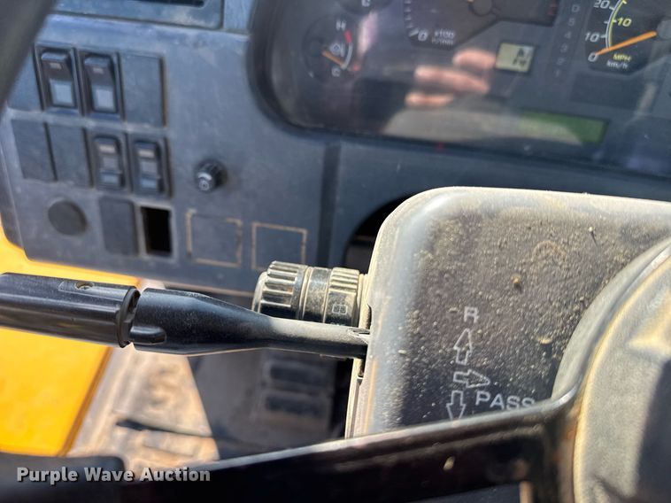 image for item DE2130 2007 Komatsu HM400-2 articulated haul truck