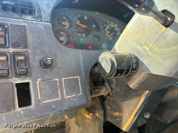 image for item DE2130 2007 Komatsu HM400-2 articulated haul truck