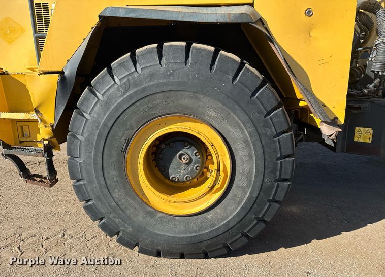 image for item DE2130 2007 Komatsu HM400-2 articulated haul truck
